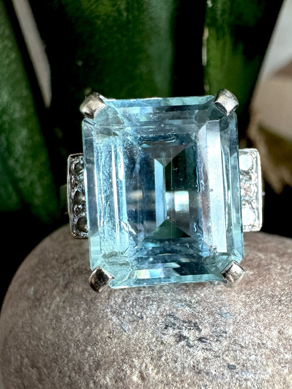 14k Aquamarine & Diamond Ring